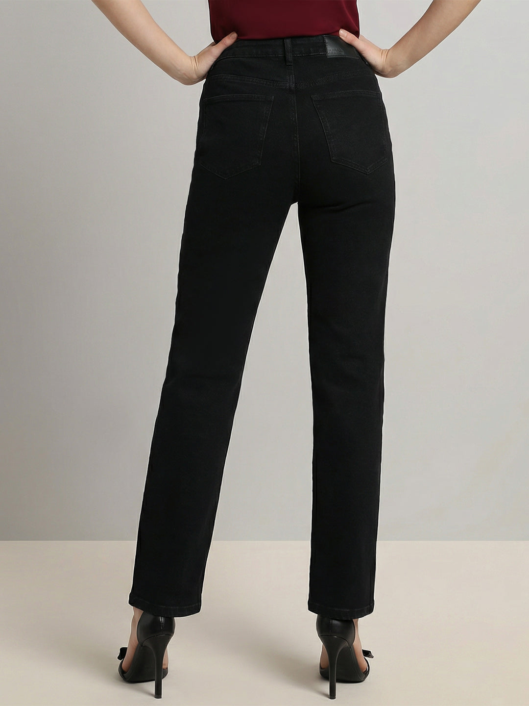 Black Mid Rise Straight Fit Jeans
