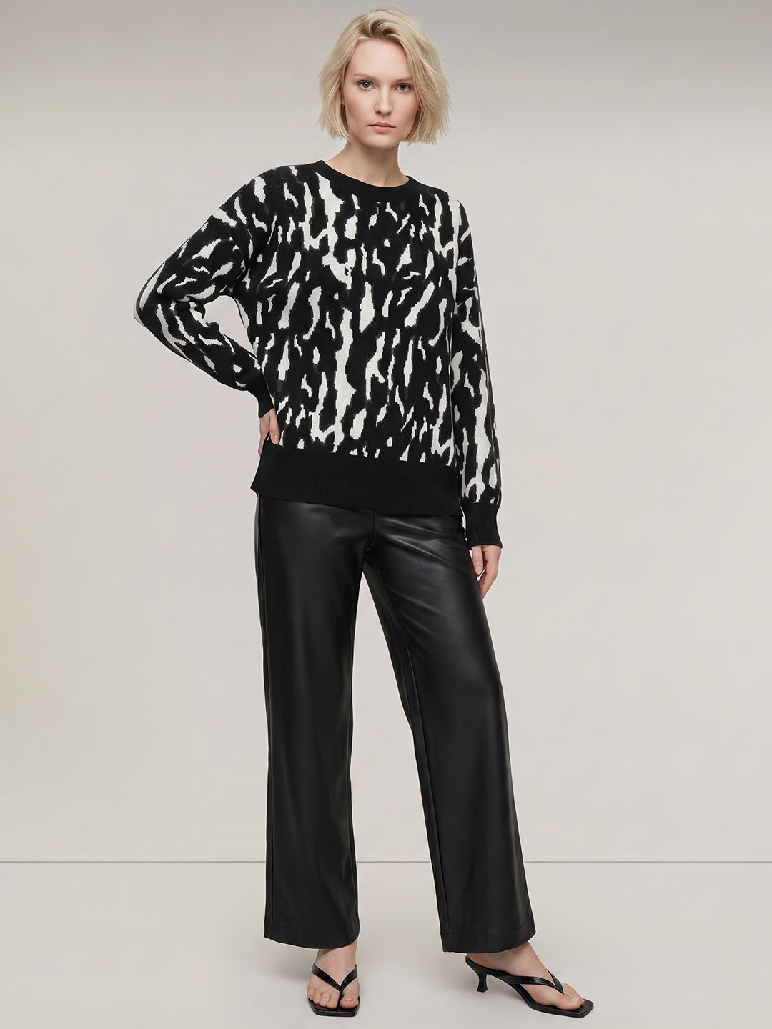 Black Printed O-Neck Pullover