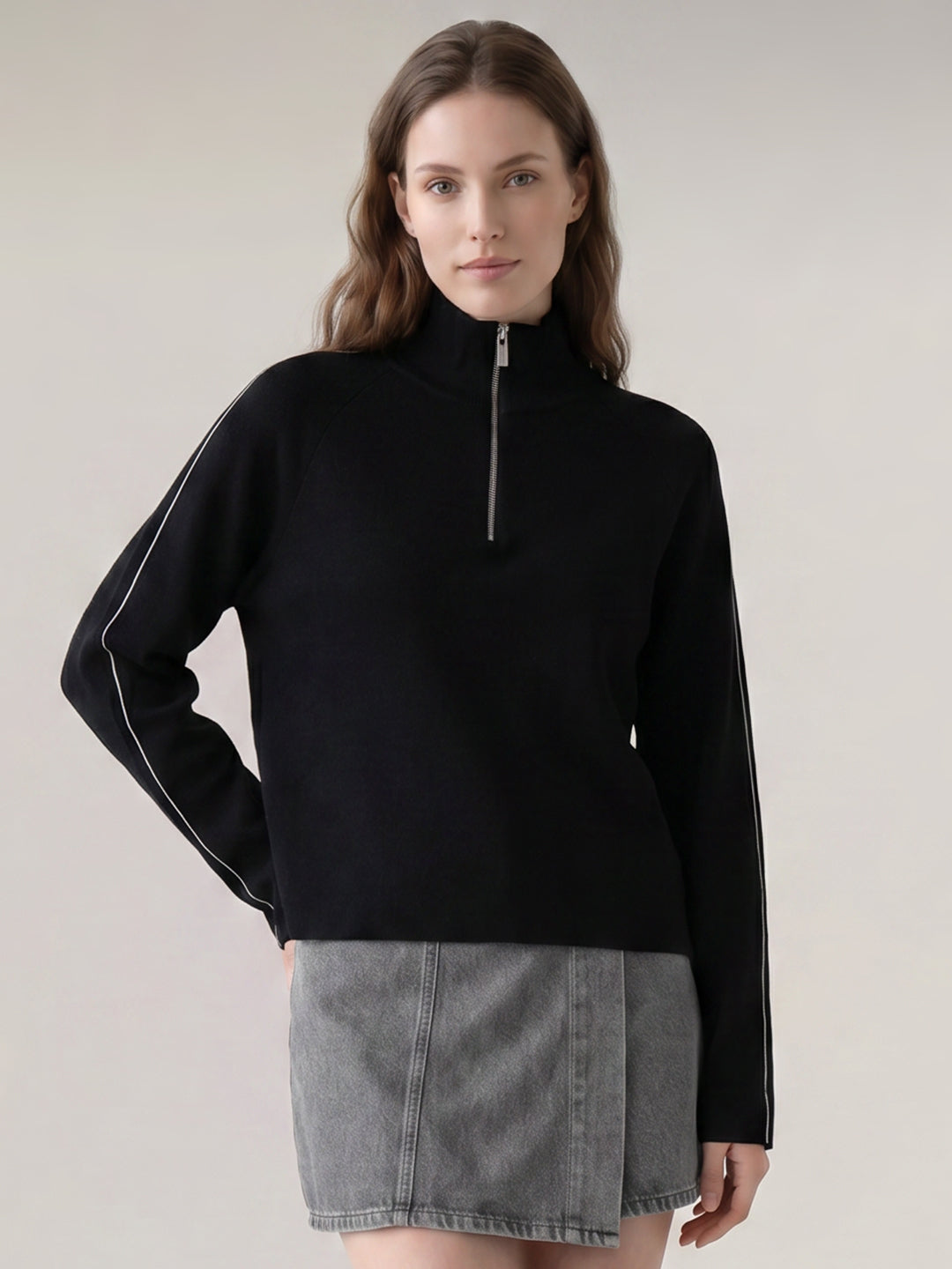 Black High Neck Zipper Pullover