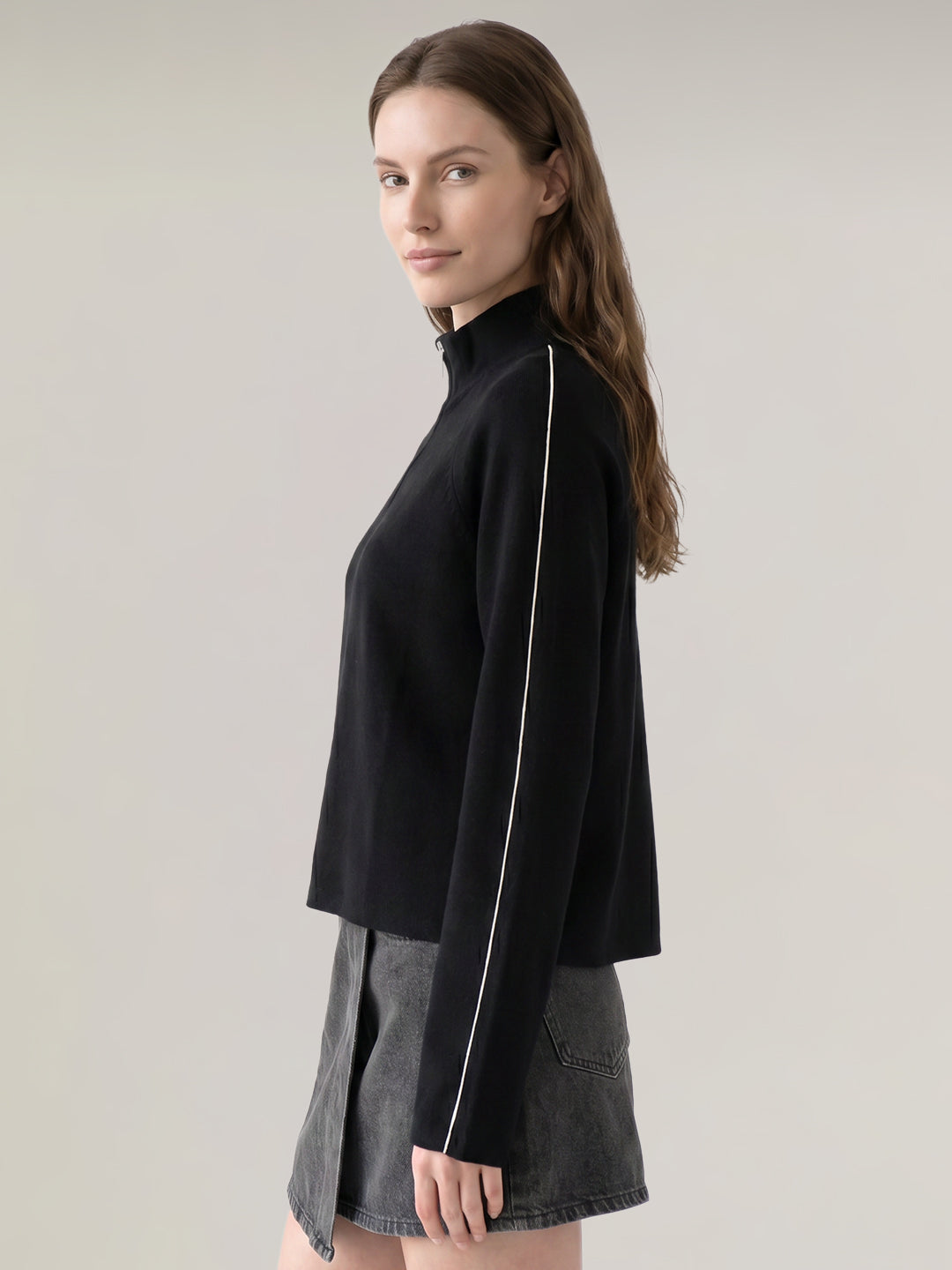 Black High Neck Zipper Pullover