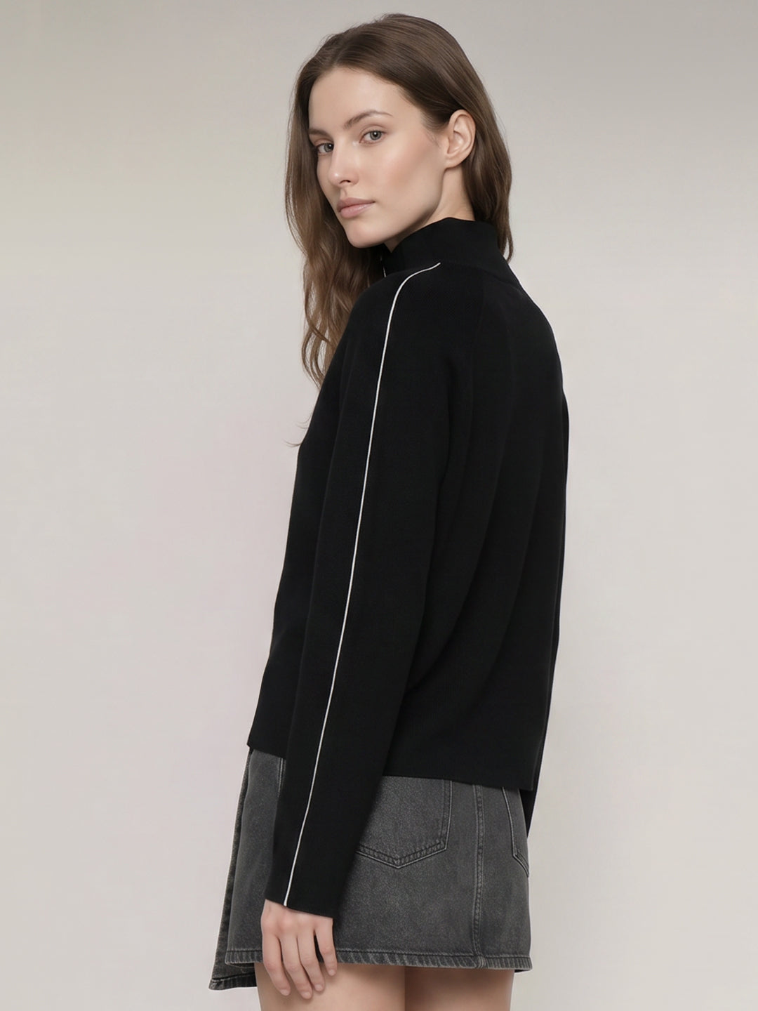 Black High Neck Zipper Pullover