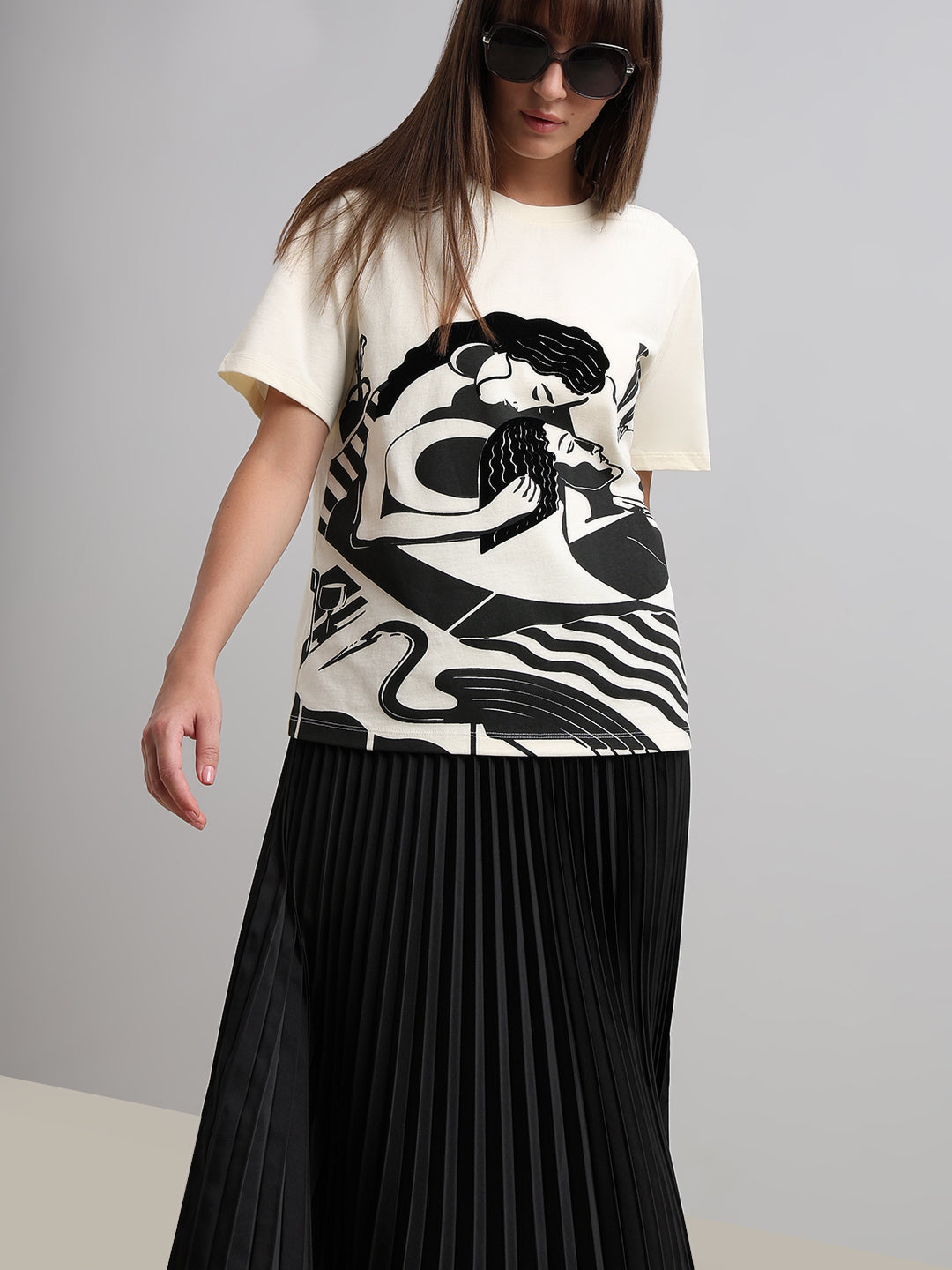 Monochrome Graphic Print T-shirt