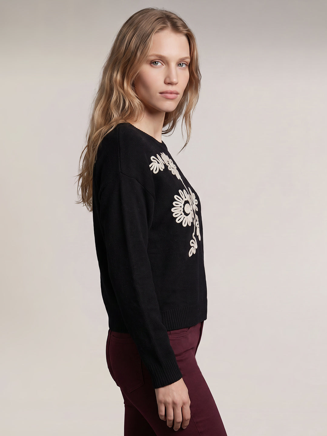 Black Embroidered O-Neck Pullover