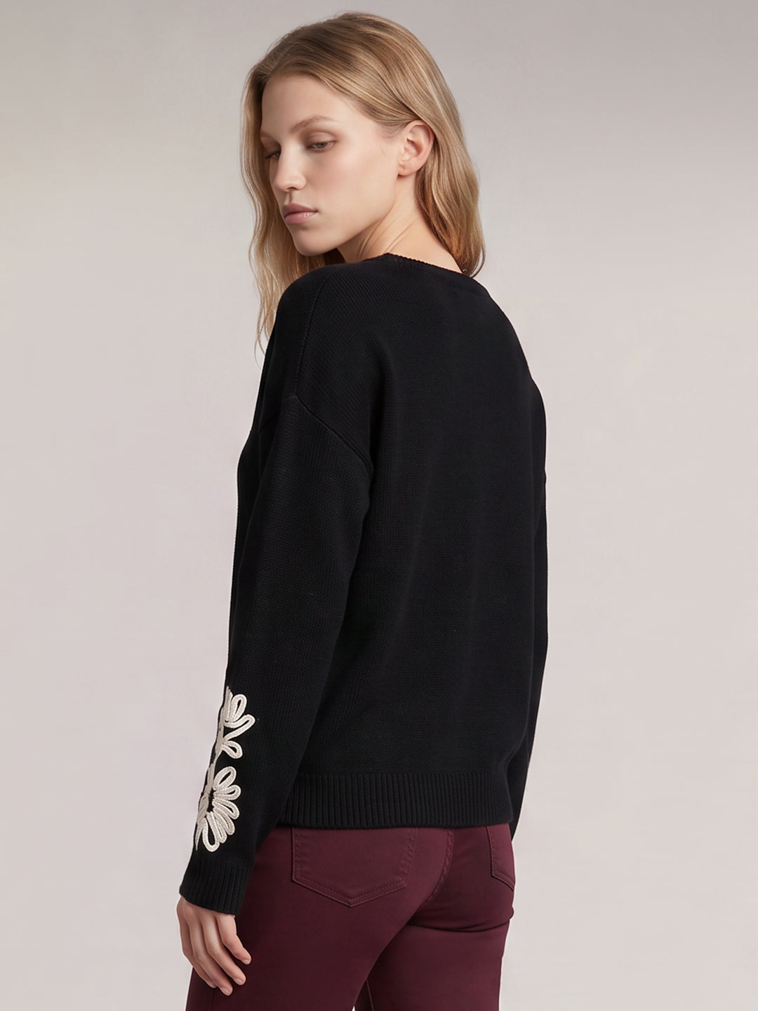 Black Embroidered O-Neck Pullover