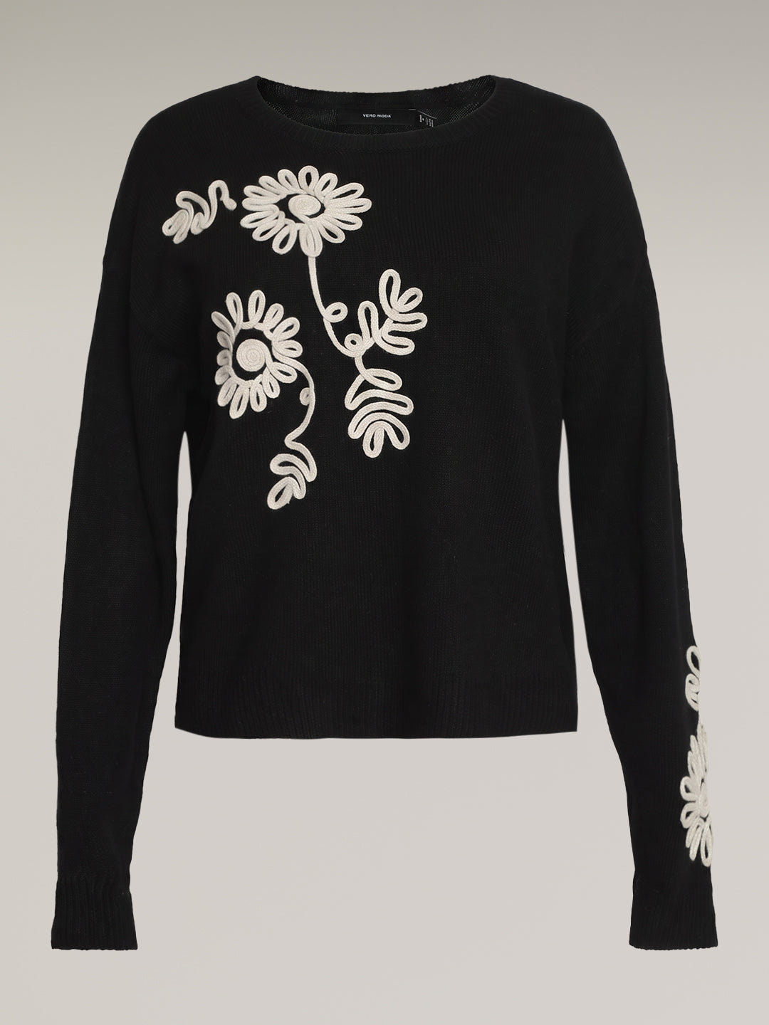 Black Embroidered O-Neck Pullover
