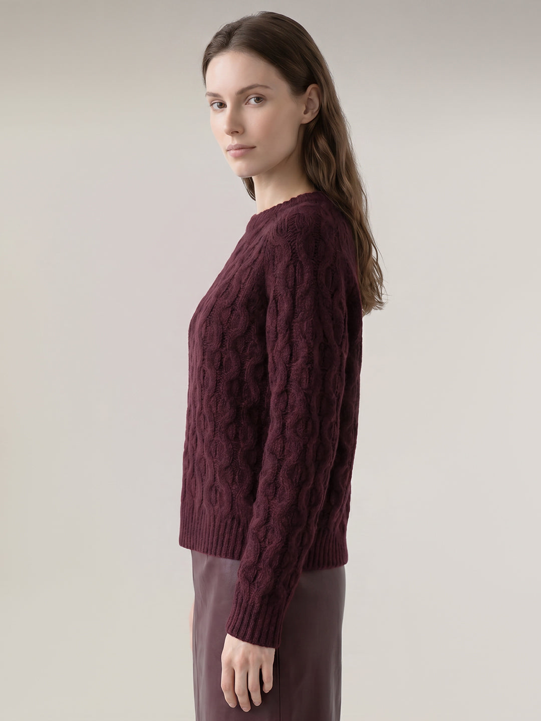 Cable Knit O-Neck Pullover