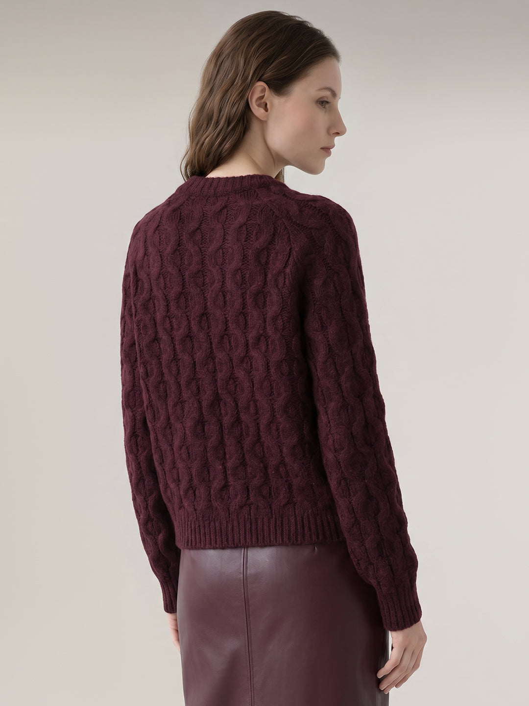 Cable Knit O-Neck Pullover