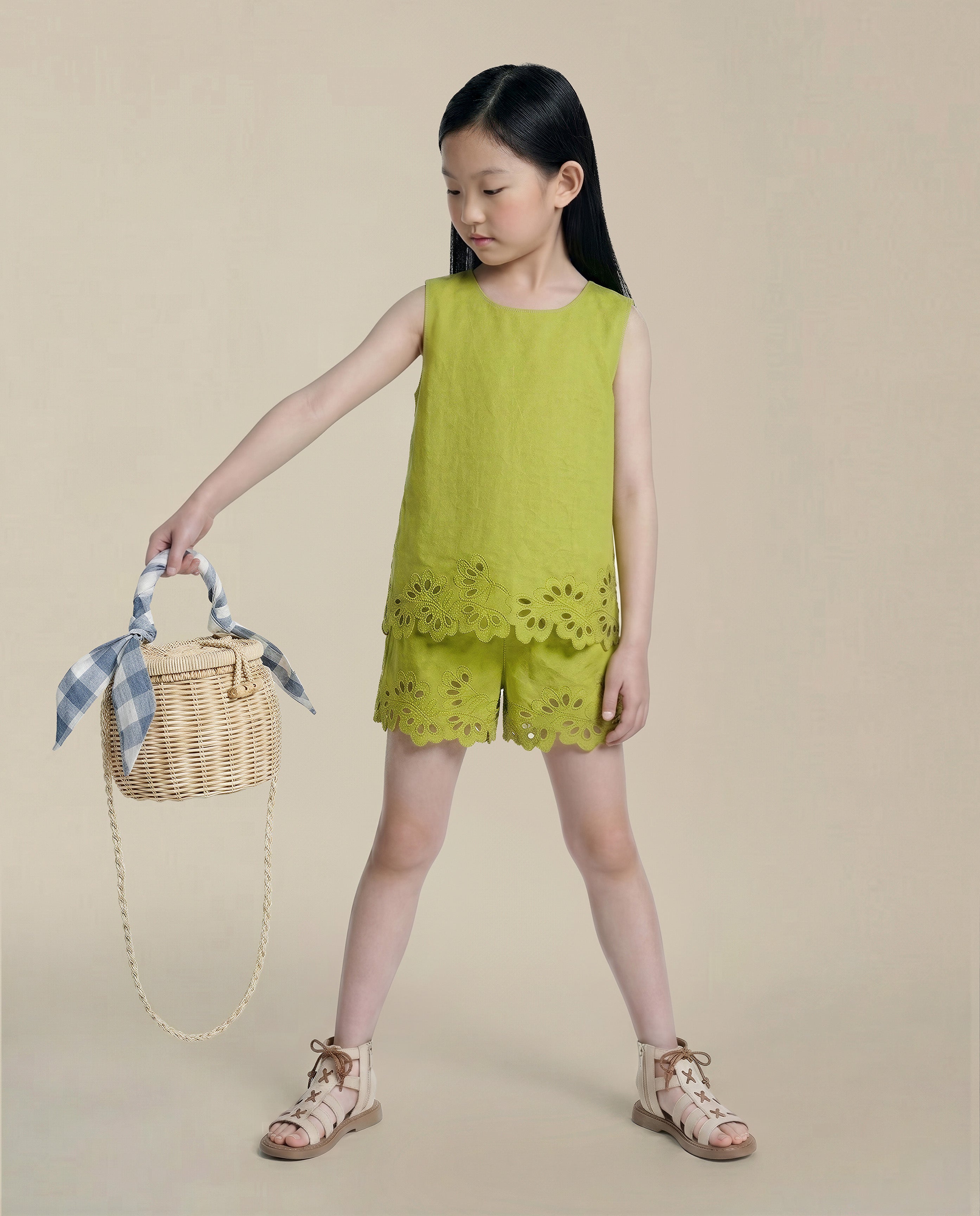 GIRLS Green Lace Mid Rise Shorts