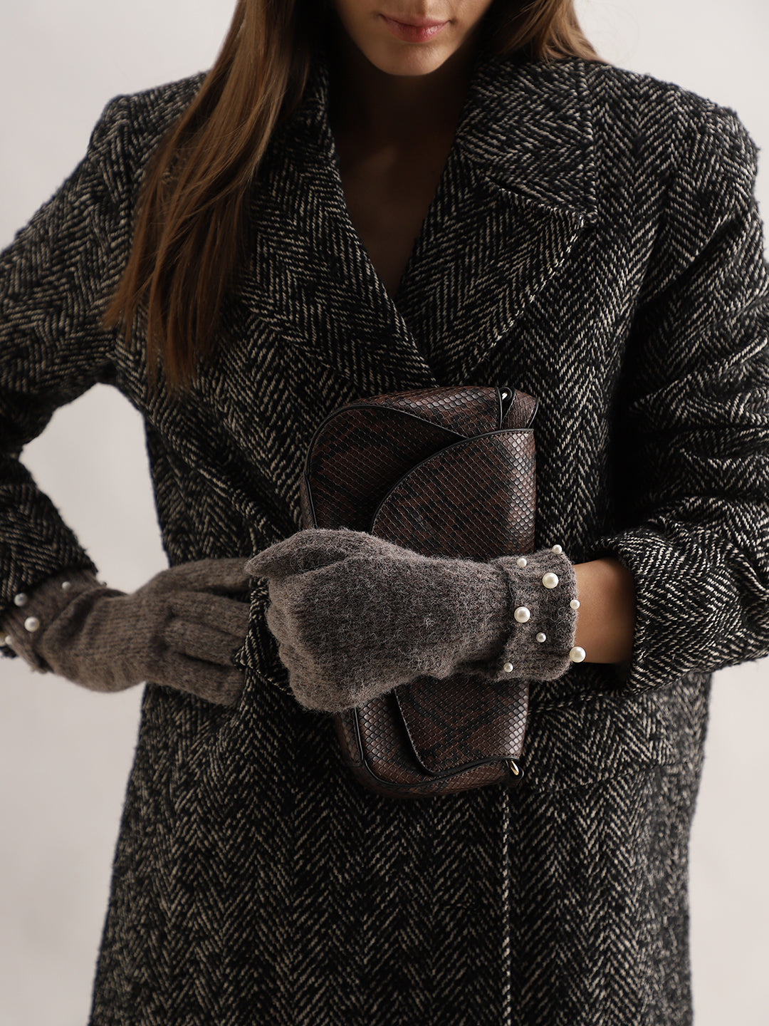 Pearl Embellished Gloves