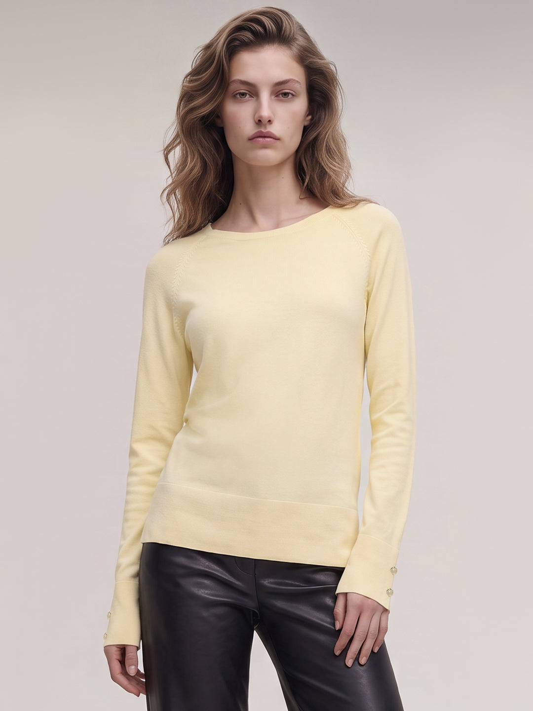 Cream Fine-knit crew-neck Pullover