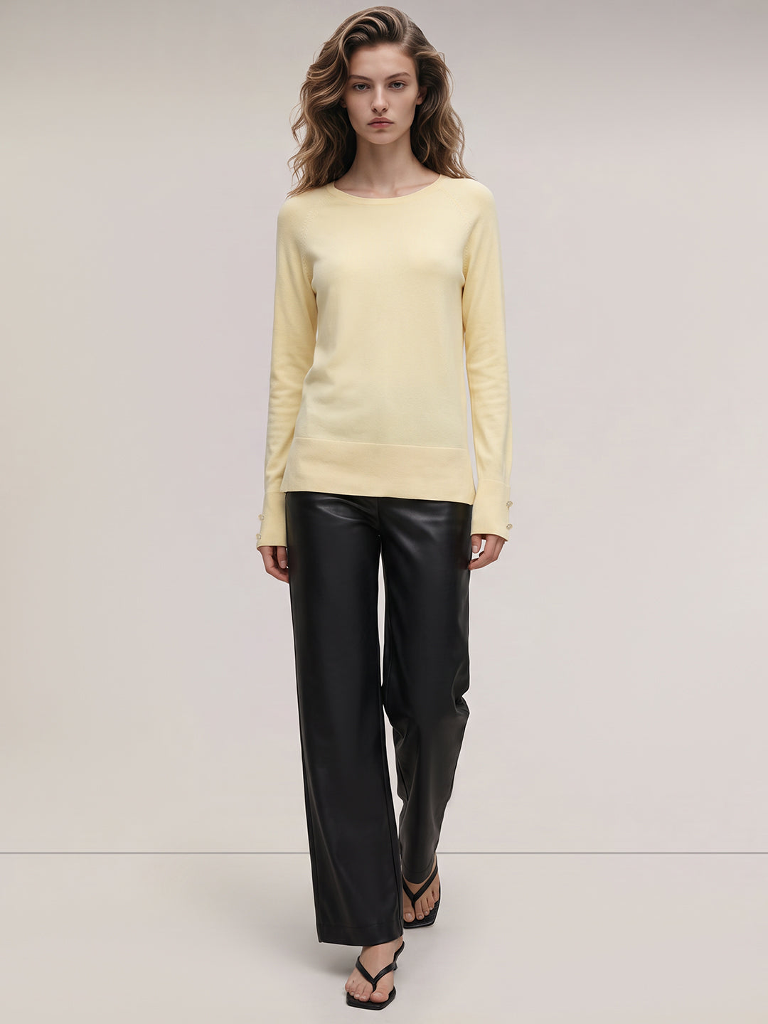 Cream Fine-knit crew-neck Pullover
