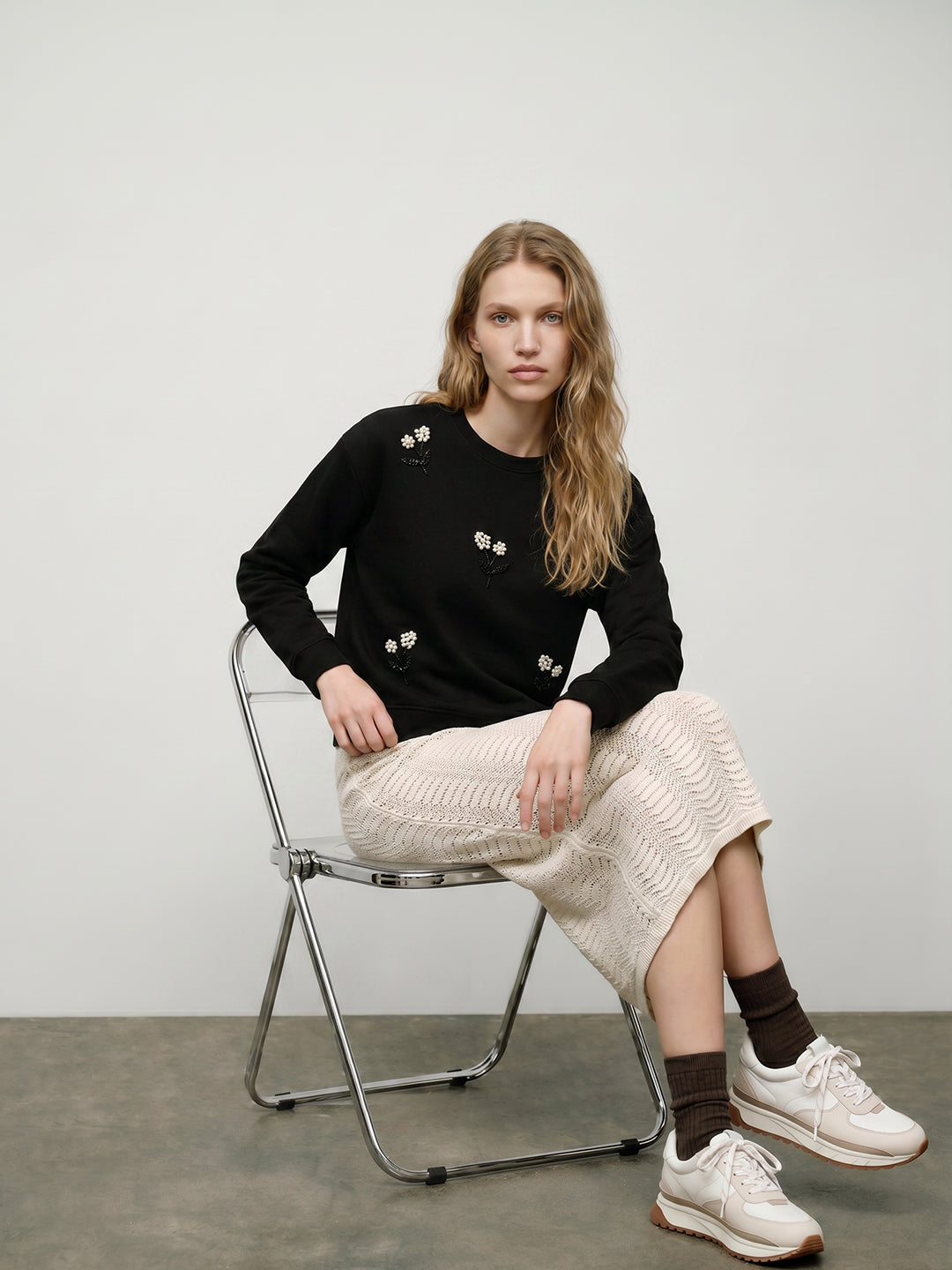 Black Floral Pearl Embellished Sweatshirt